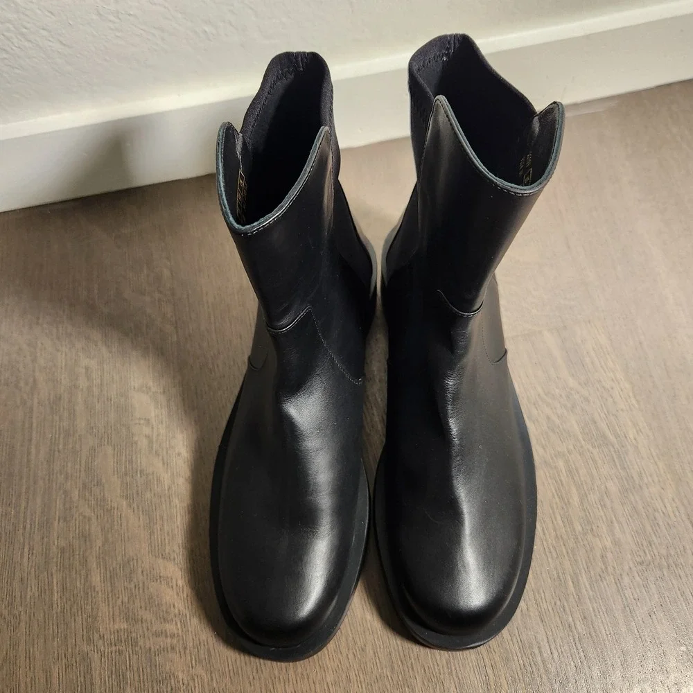 New $284 6 STUART WEITZMAN Boot Bootie Black Chelsea Leather Bold Round Toe B